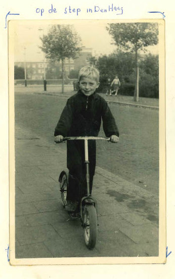 [Joop Quinten op step in Den Haag]