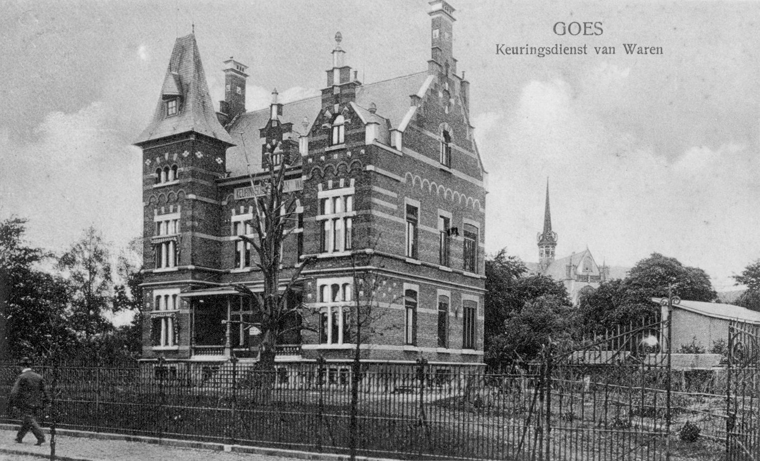 De Villa aan de Van de Spiegelstraat, weinig bebouwing eromheen.