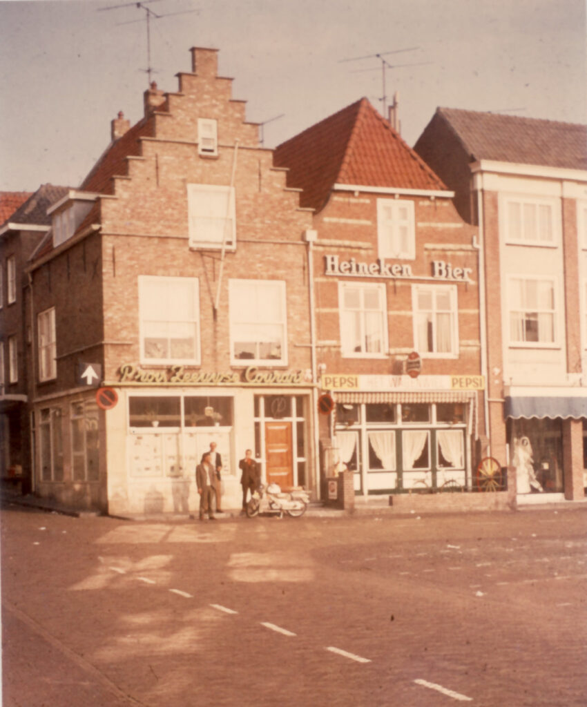 Het pand van de PZC op de hoek van de Grote Markt en Opril Grote Markt